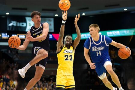 Aniwaniwa Tait-Jones of UC San Diego, Joe Bamisile of VCU and and Bennett Stirtz of Drake